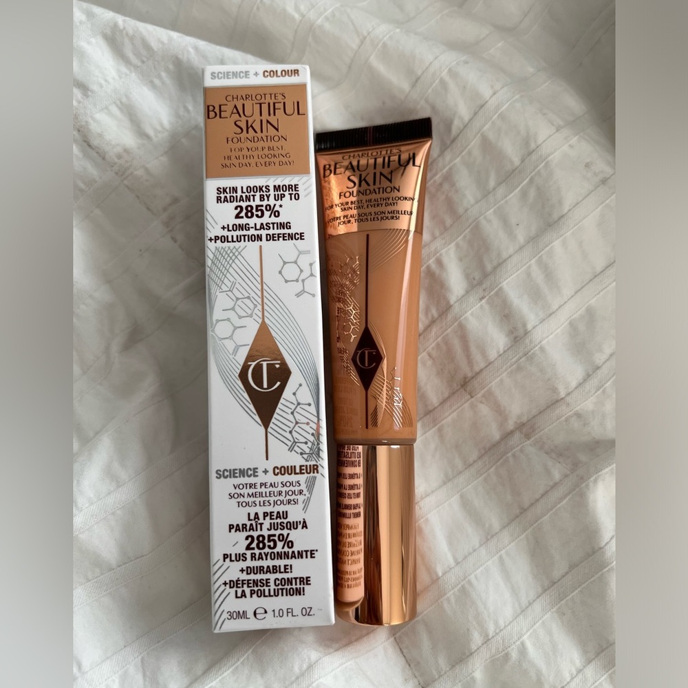 NIB CHARLOTTE TILBURY BEAUTIFUL SKIN FOUNDATION 7 WARM